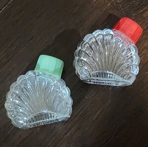 Vintage Salt and Pepper Sea Shell Shape Shakers